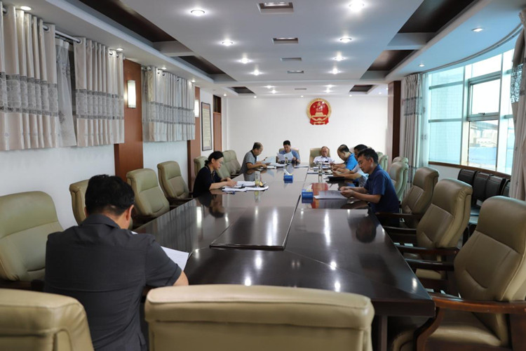通许县法院:召开党组专题学习会